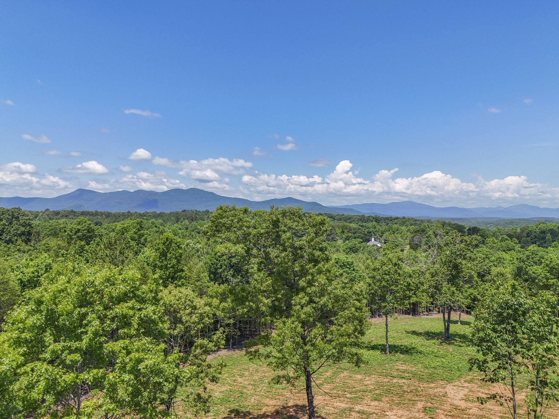 Mountain views, privacy and 20 acres: Your own piece of heaven!